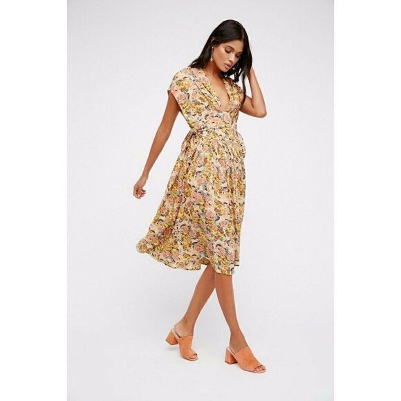 NEW FREE PEOPLEFITTING IN FLORAL MIDI DRESS